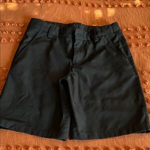 Under Armour Boys Golf Shorts - size M